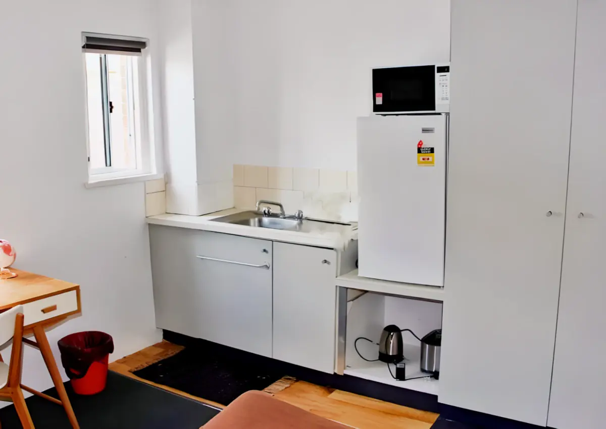 Inviting single bedroom next to Hyde Park