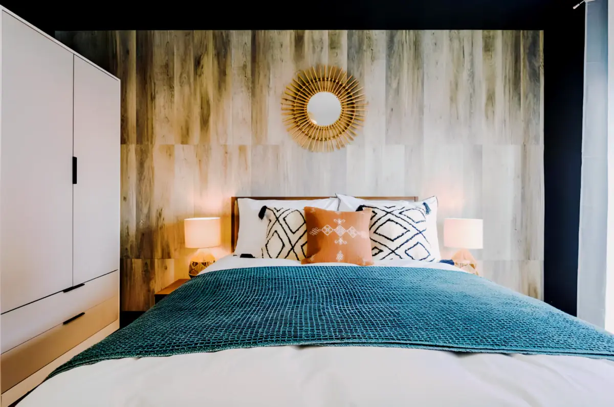 2 Rooms view 1