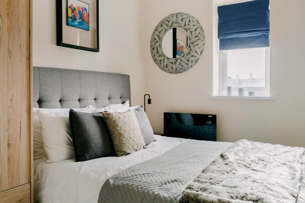 2 Rooms view 1