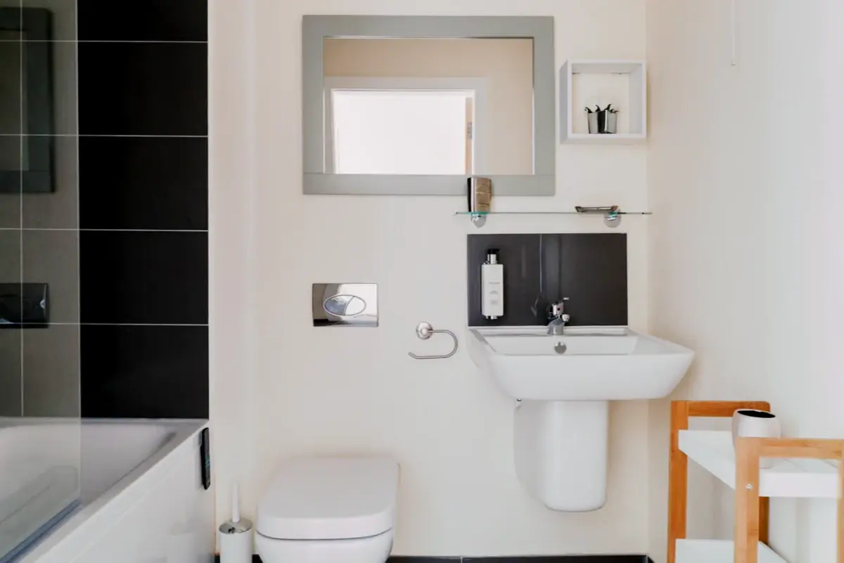 2 Bedroom, 1 Bathroom