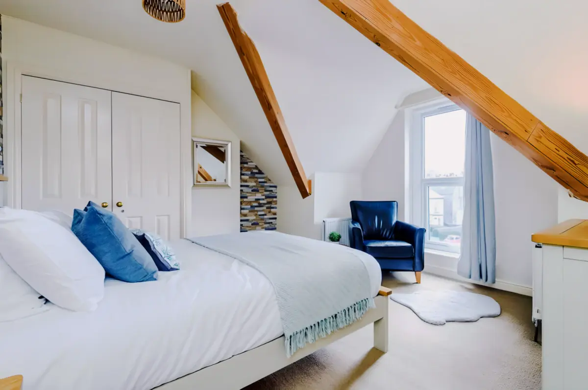 6 Bedroom, 1 Bathroom