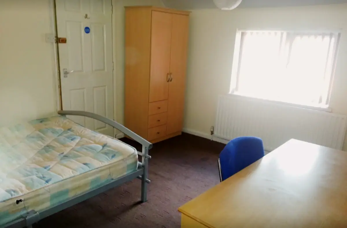 3 Bedroom, 1 Bathroom