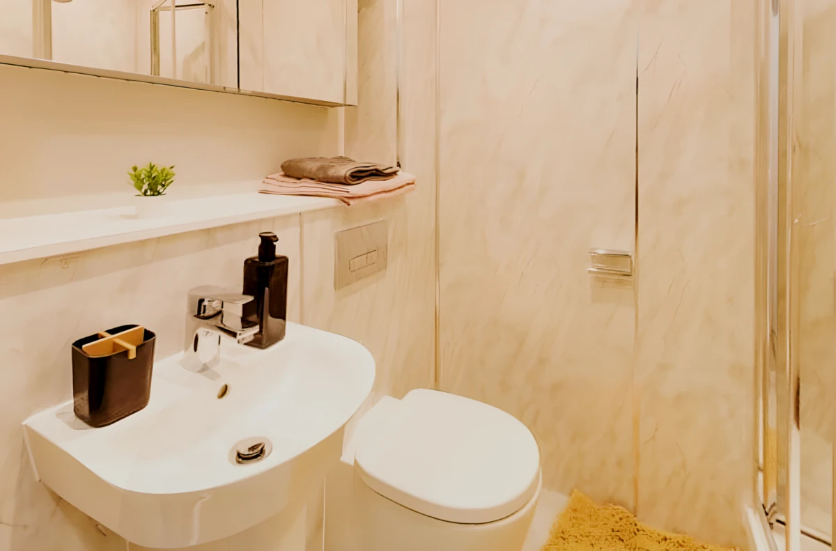 Silver En-suite