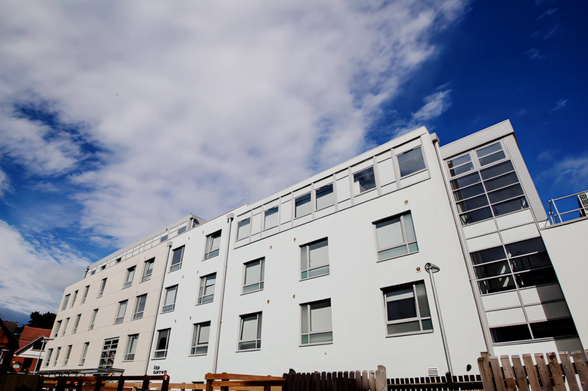 Edge Apartments