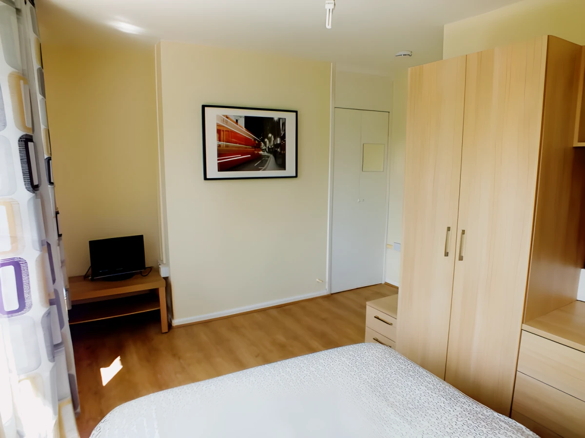 2 Rooms view 2