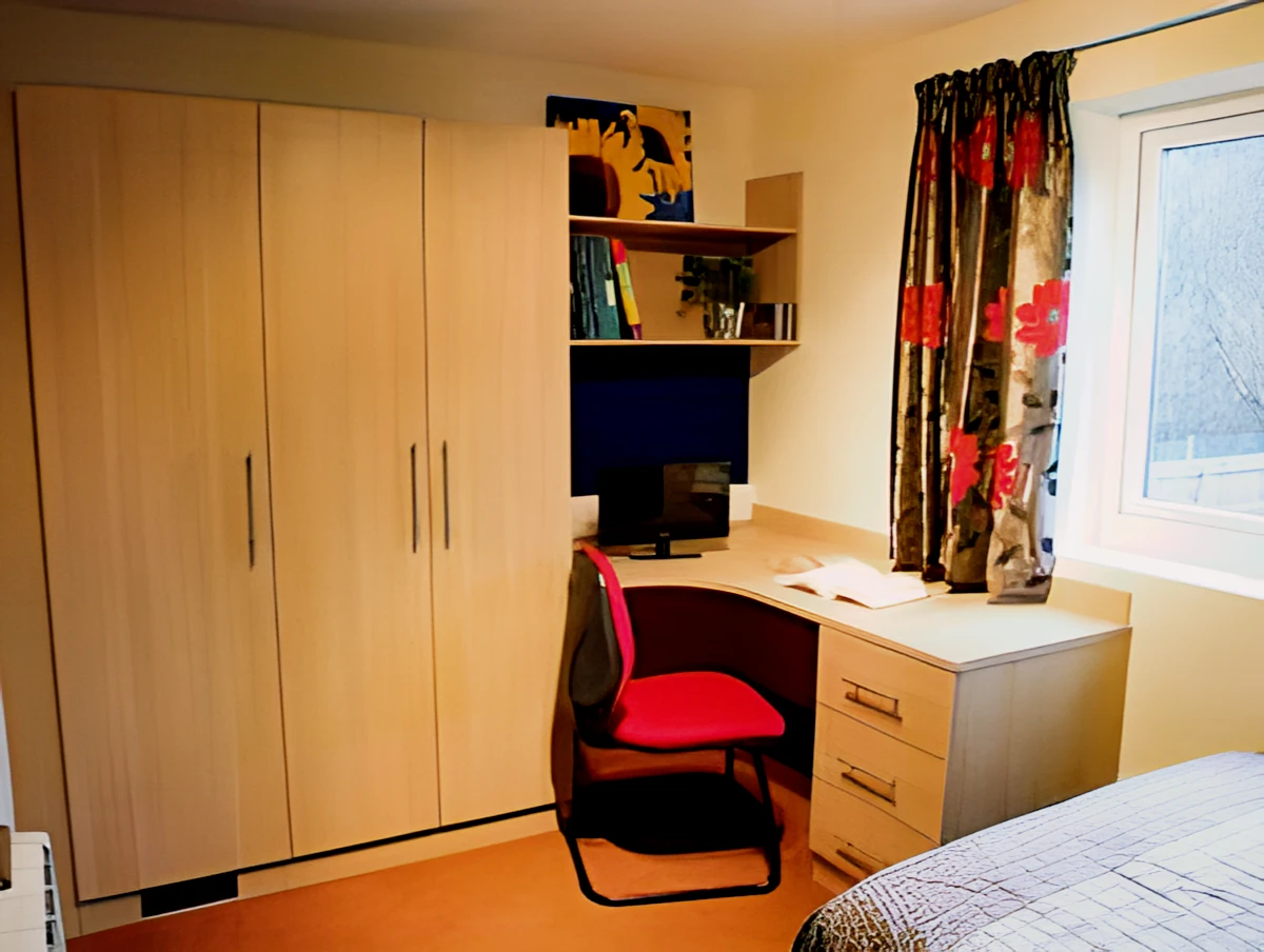 8 Rooms view 2