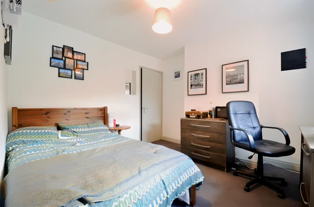 4 bedrooms 2 bathrooms