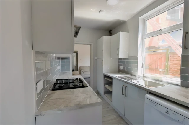 4 bedrooms 2 bathrooms