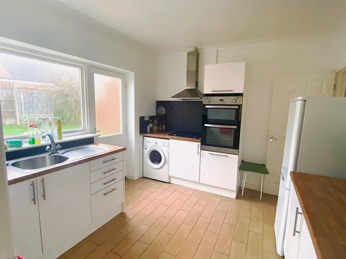 4 Evesham Walk,Cannon Park