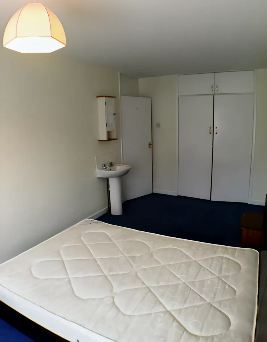 Entire Rooms view 1
