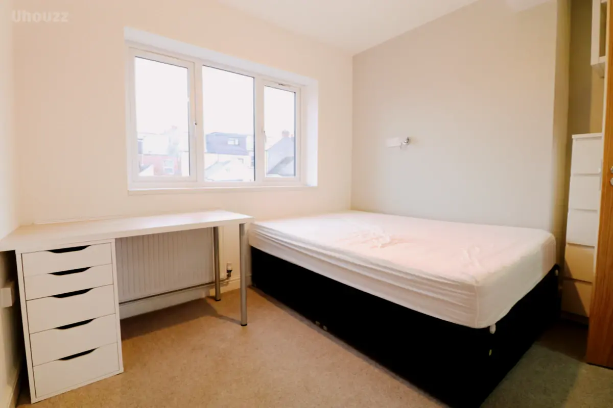 Entire Rooms view 1