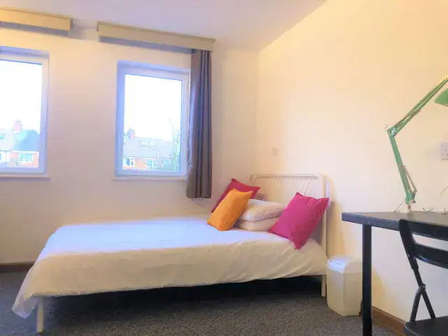 R4 Rooms view 1