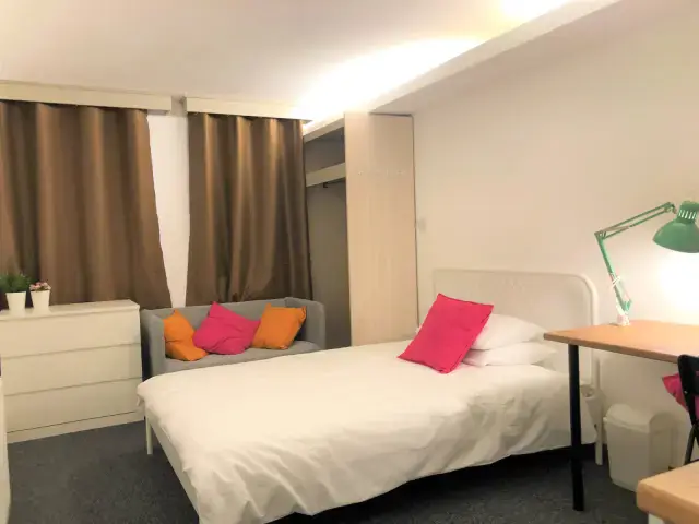 R2 Rooms view 1