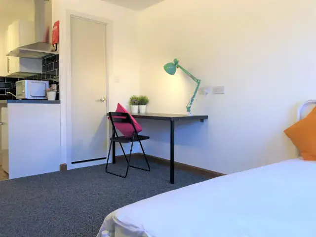 R5 Rooms view 1