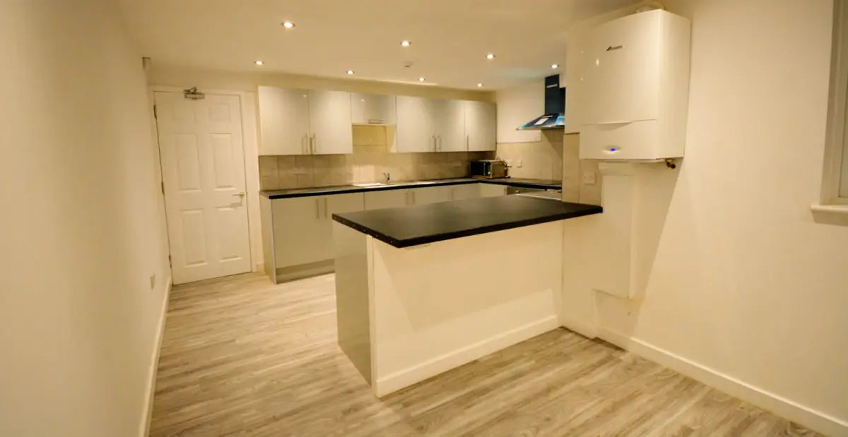6 Bedroom
