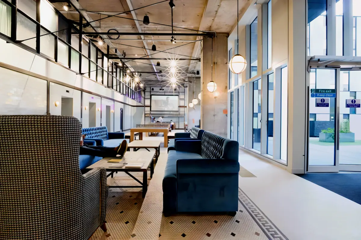 Lit King's Cross Residence