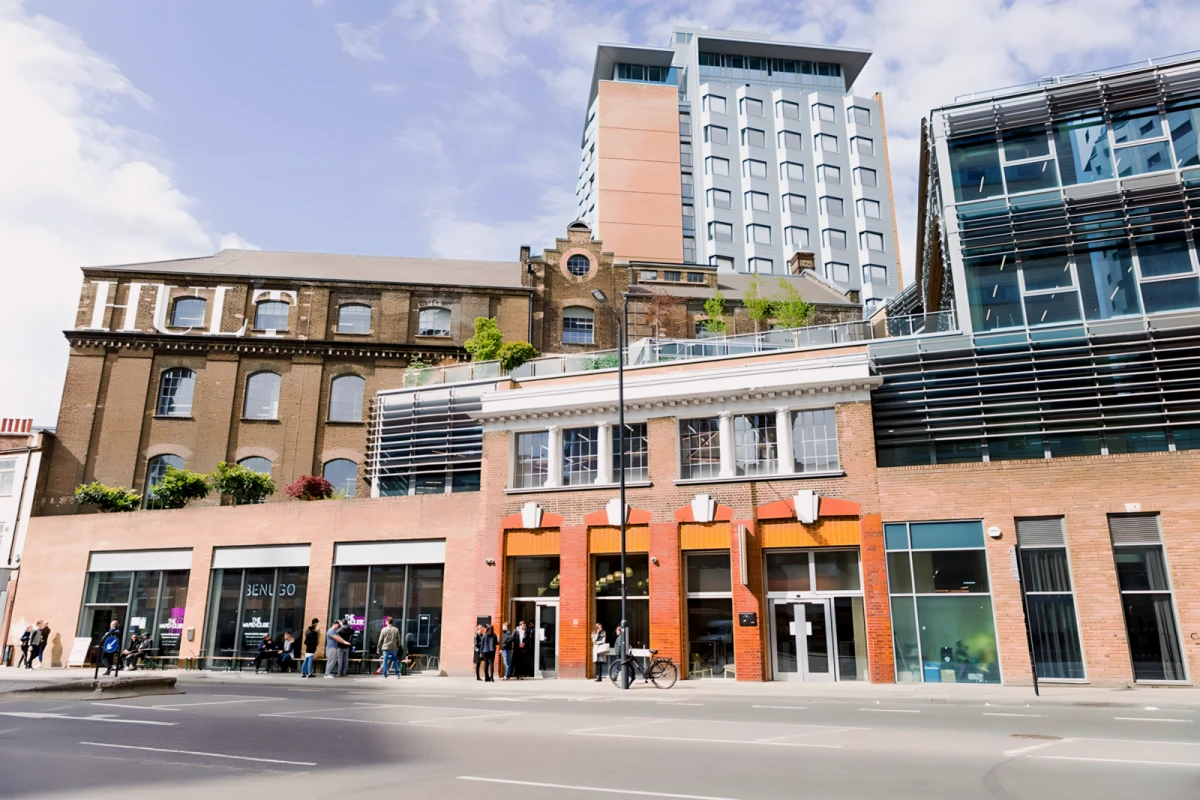 Lit Aldgate Residence
