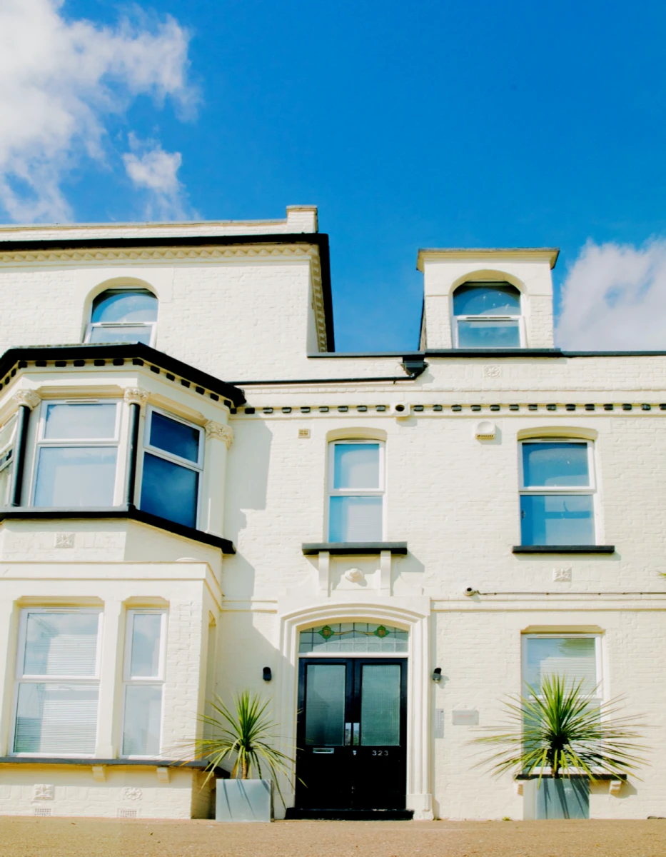 Lit Finsbury House