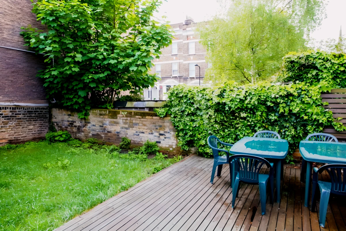 Outdoor Features
