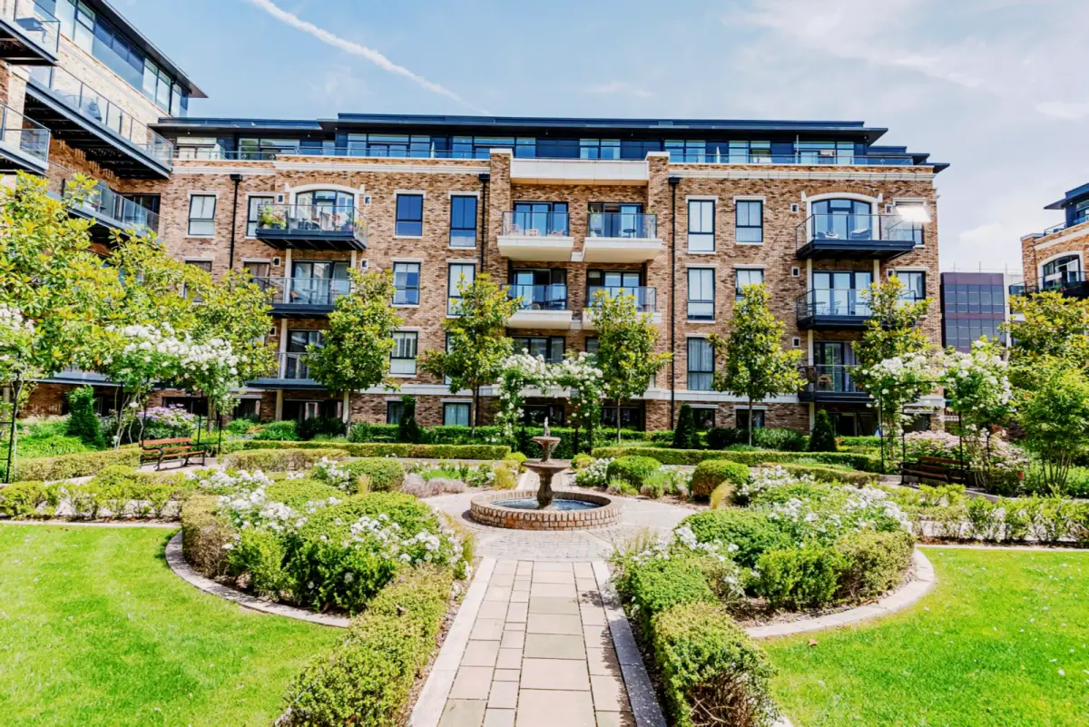 Entire Place·2B2B···Chiswick gate