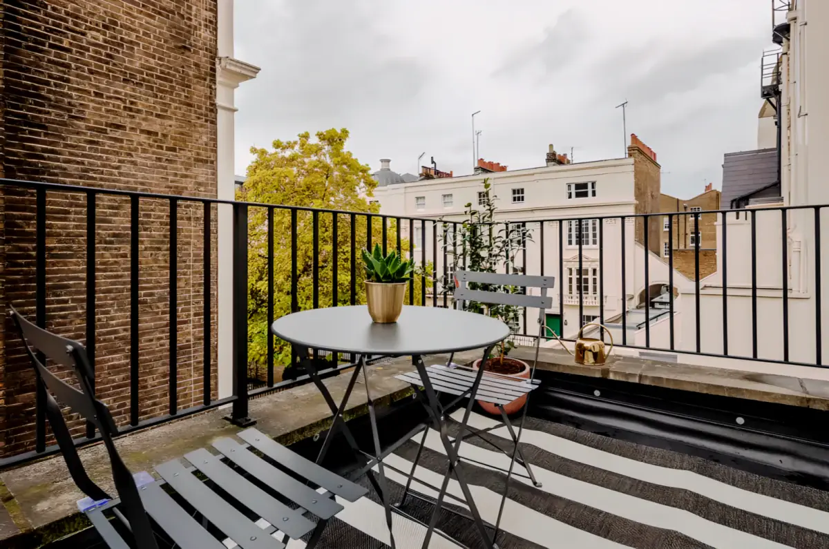Outdoor Features