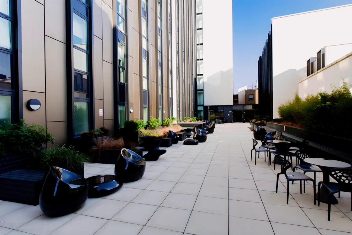 Outdoor Features