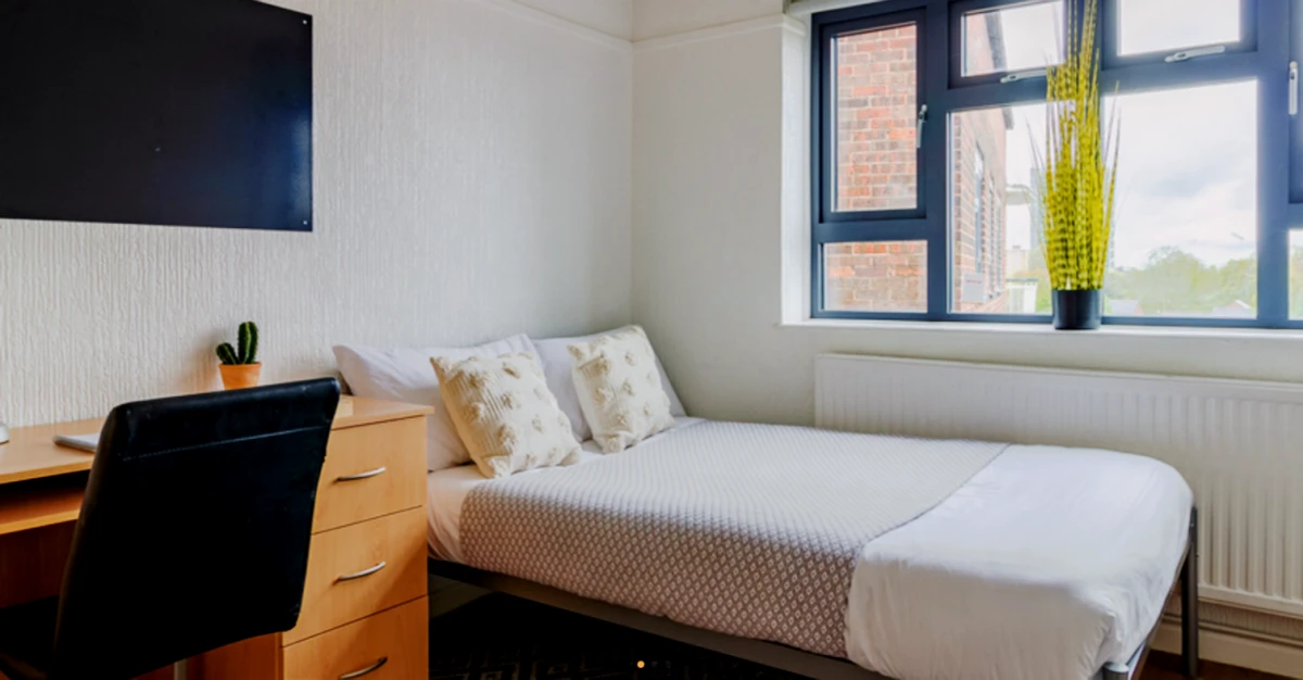 Silver Premium Non-Ensuite Room