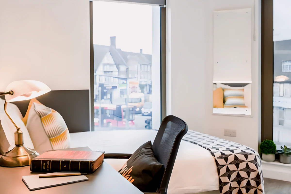 Lit White City Residence