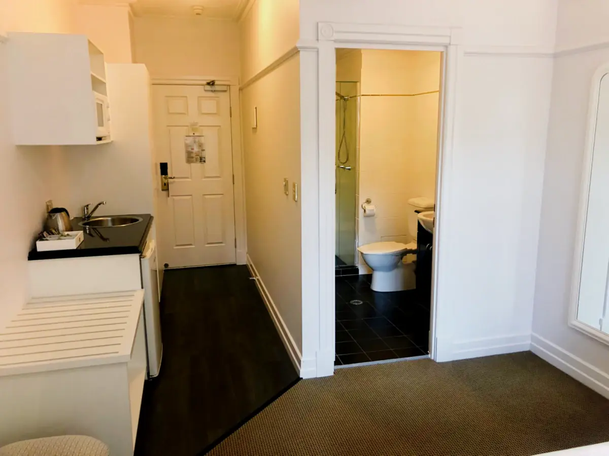 1Bedrooms, 1Bathrooms
