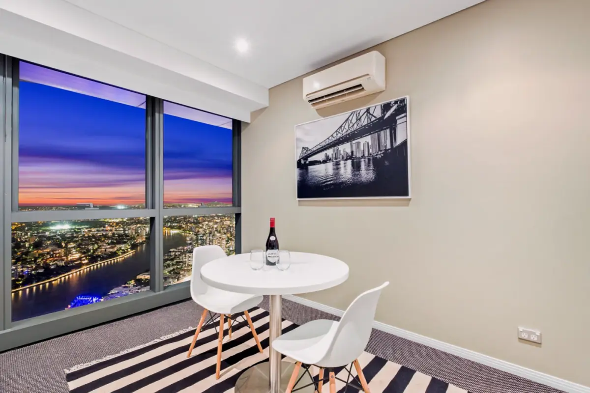 2Bedrooms, 2Bathrooms