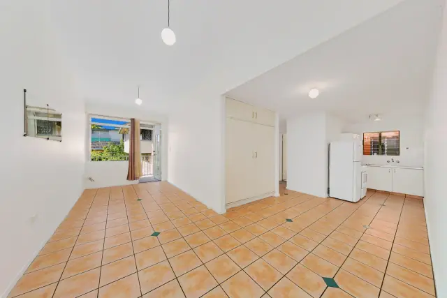 2Bedrooms, 1Bathrooms