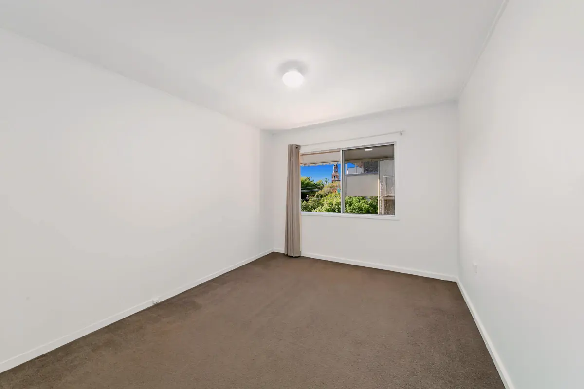 2Bedrooms, 1Bathrooms