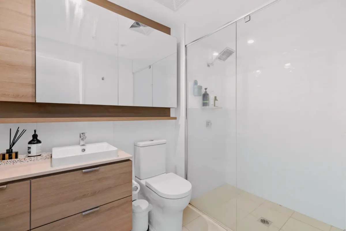 1Bedrooms, 1Bathrooms