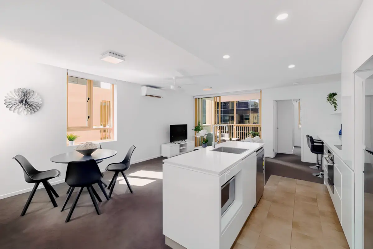 2 Rooms view 4