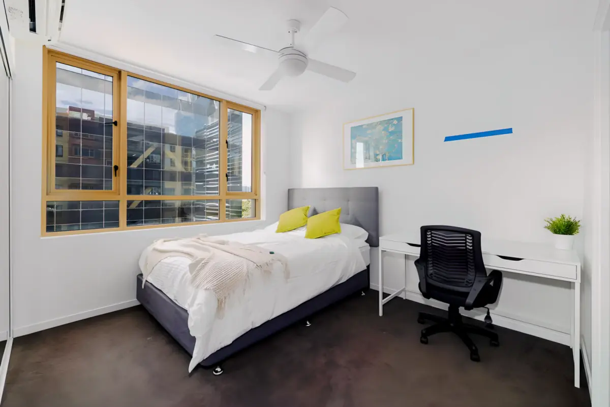2 Rooms view 4