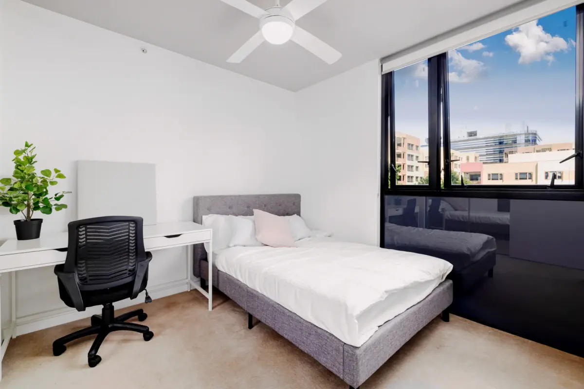 2 Rooms view 4