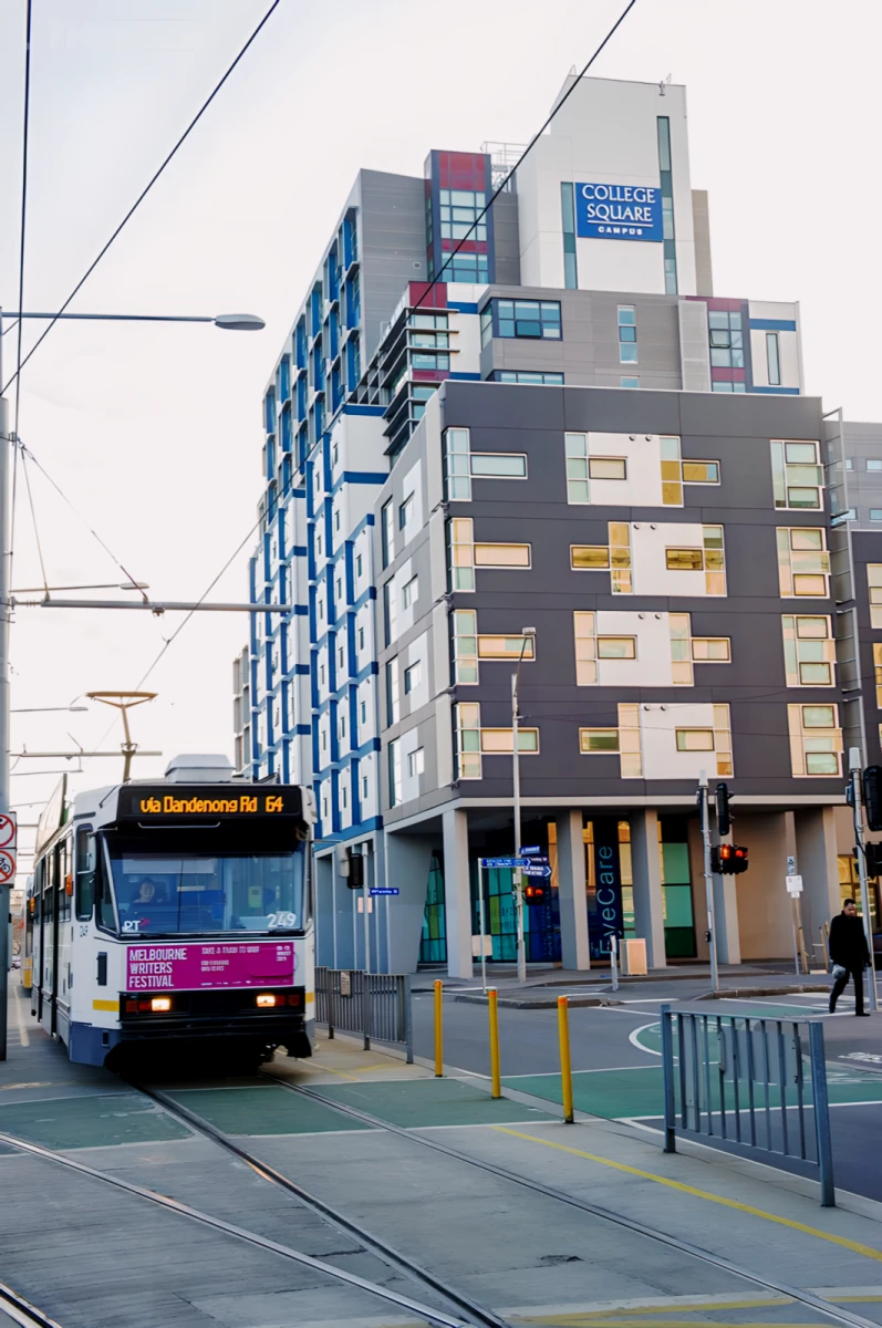 Student Living - 800 Swanston