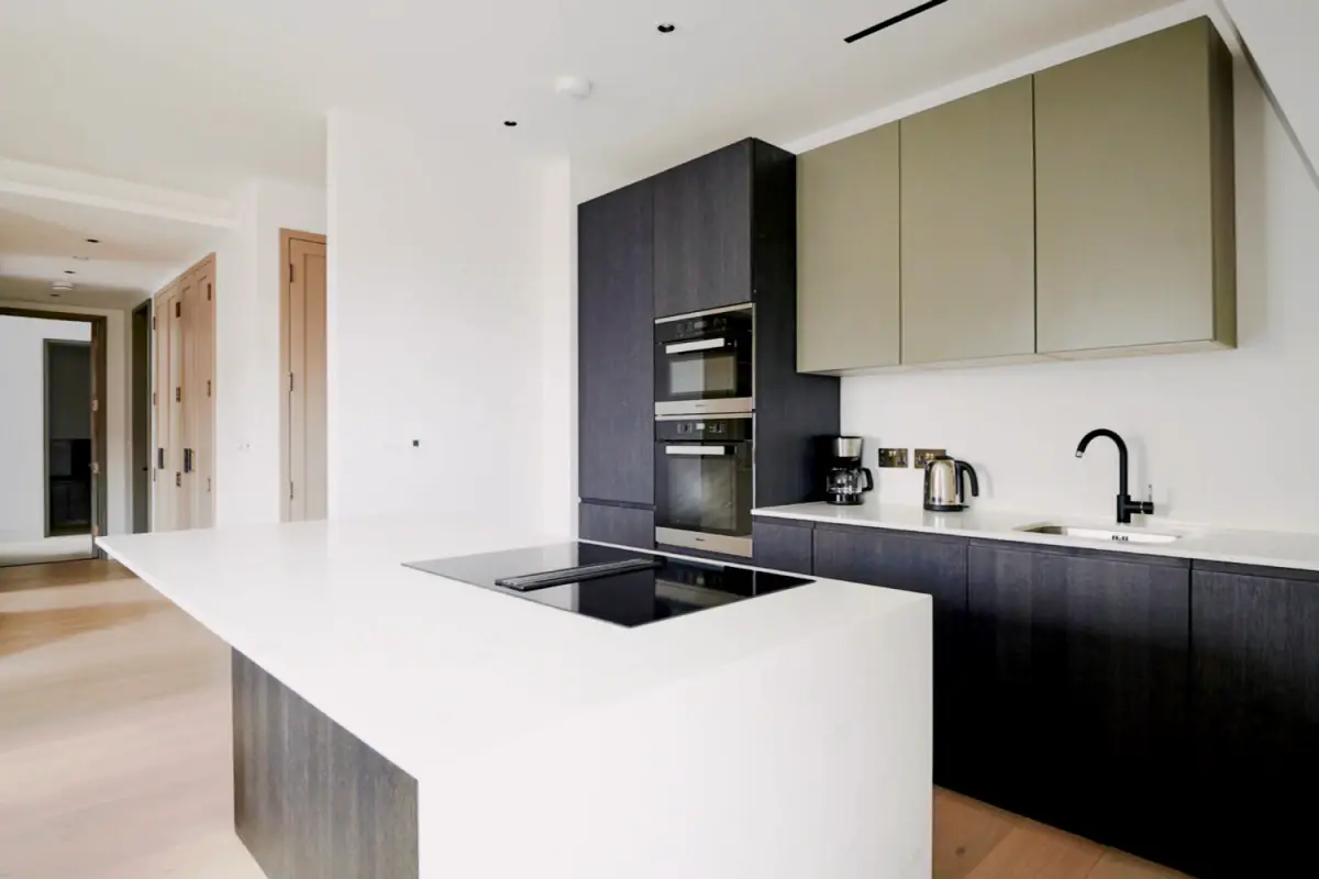 3 Rooms view 1