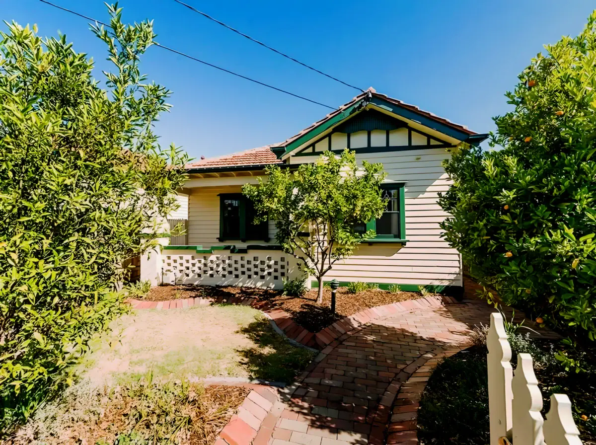 10 Exhibition Street, Mckinnon