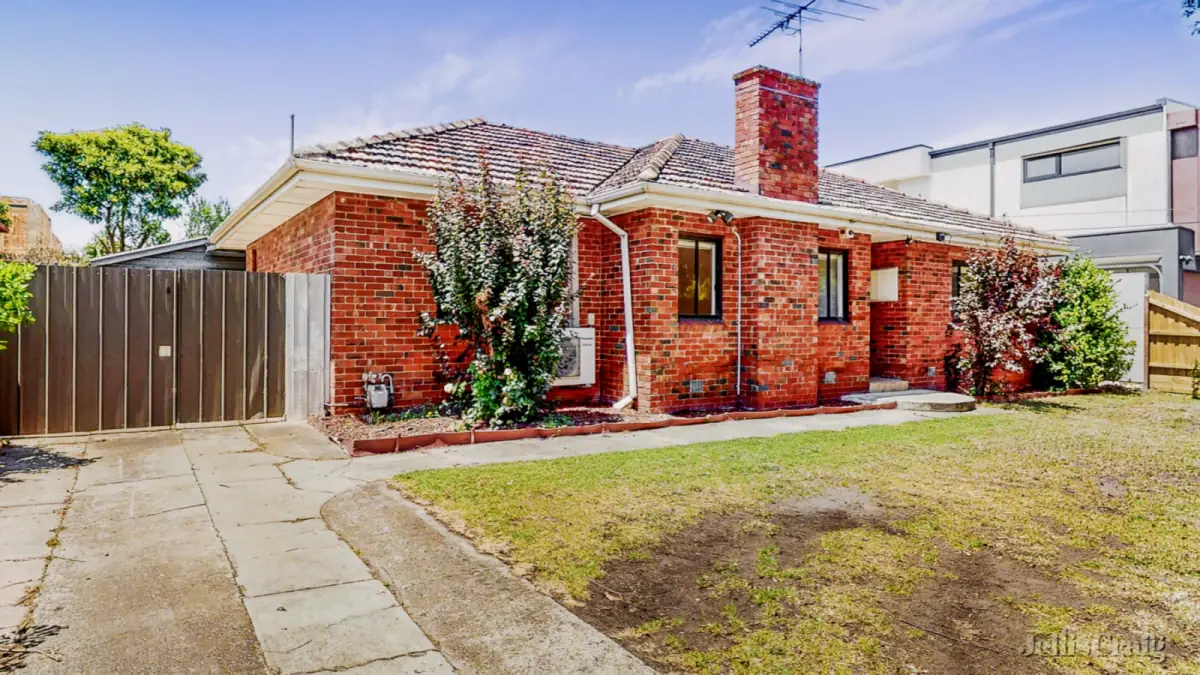 82 Bradshaw Street, Essendon