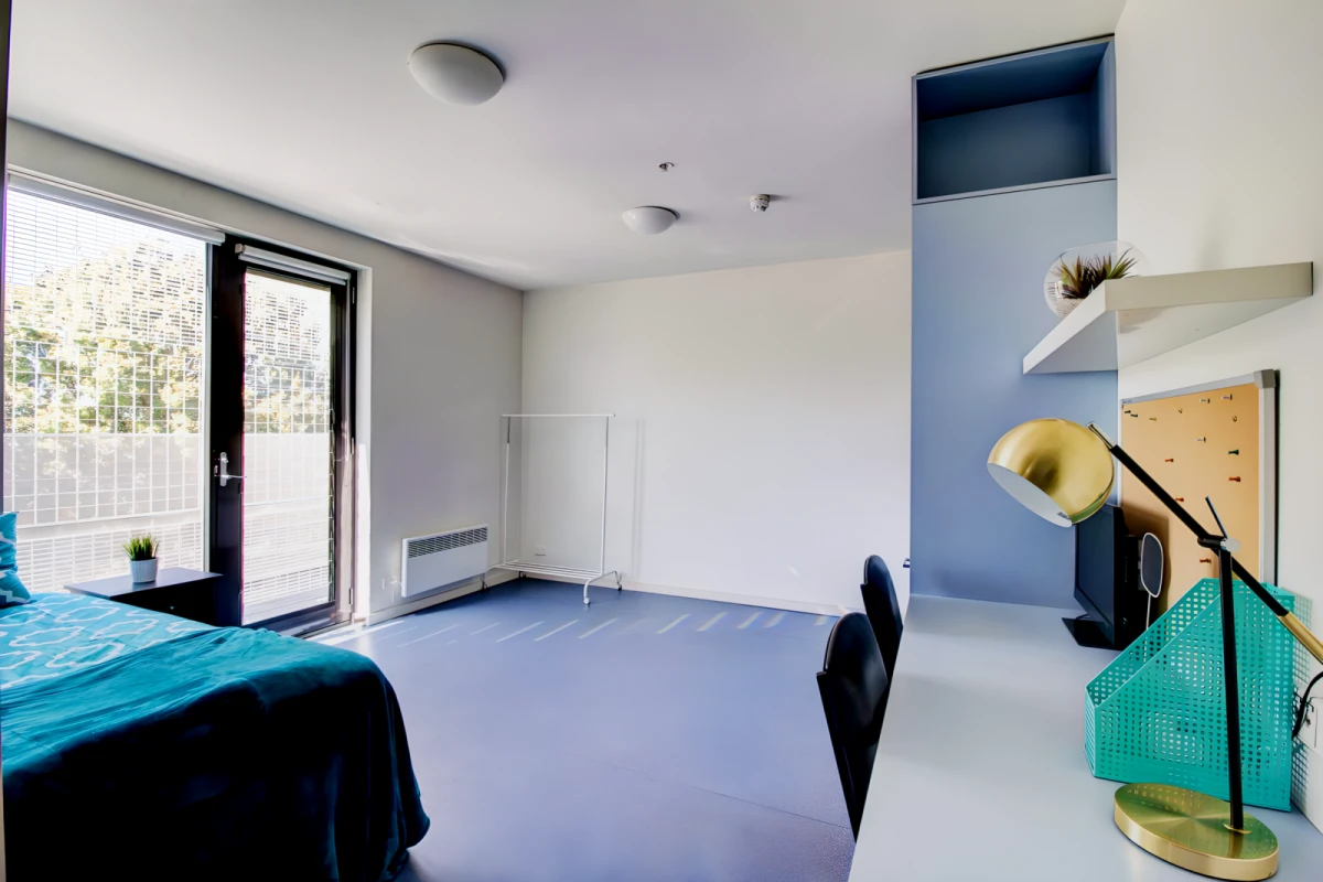 Medium Studio style 2