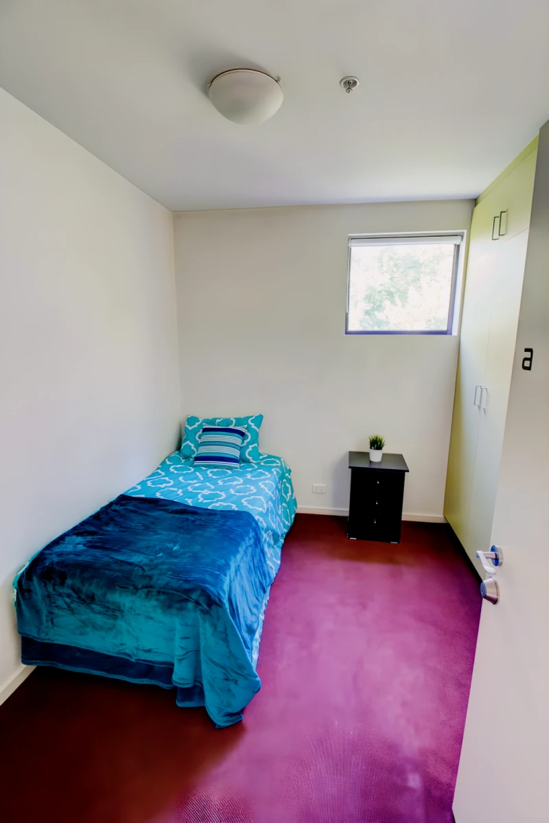 3 Rooms view 4