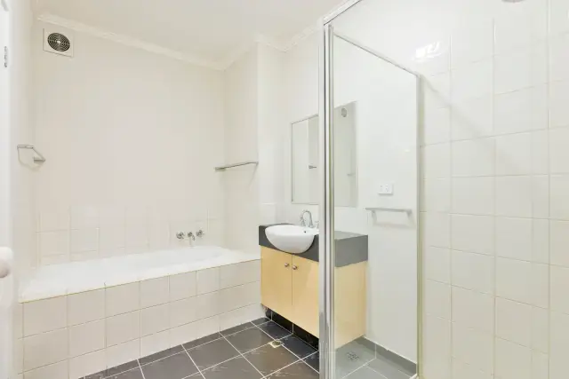 2Bedrooms, 1Bathrooms