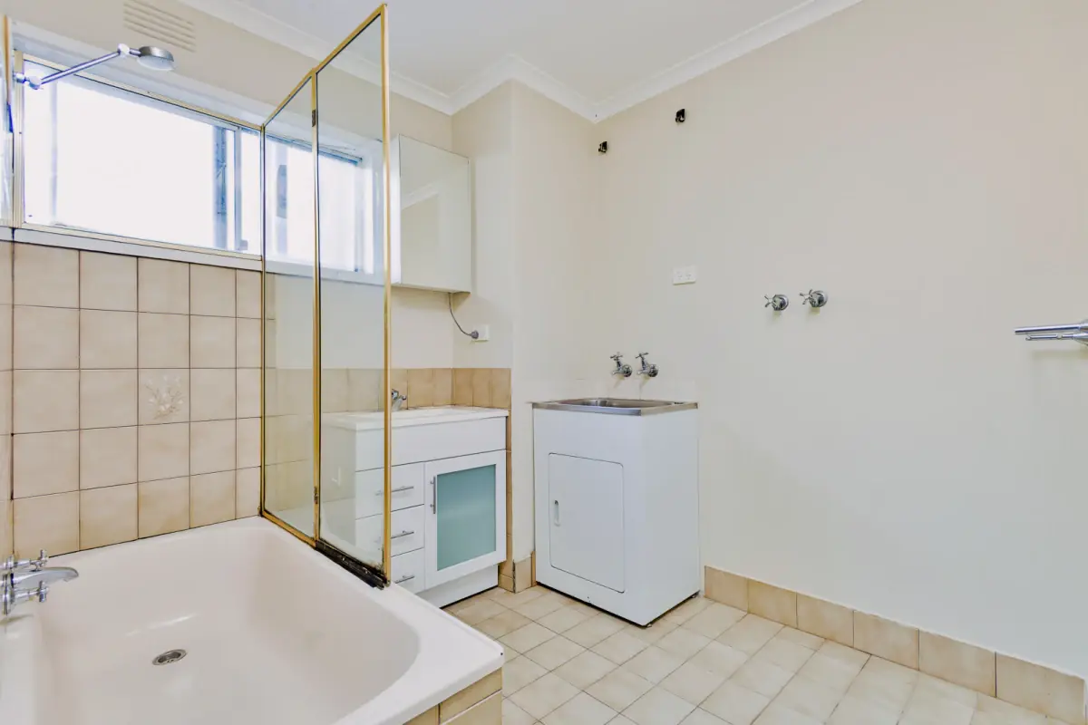 2Bedrooms, 1Bathrooms