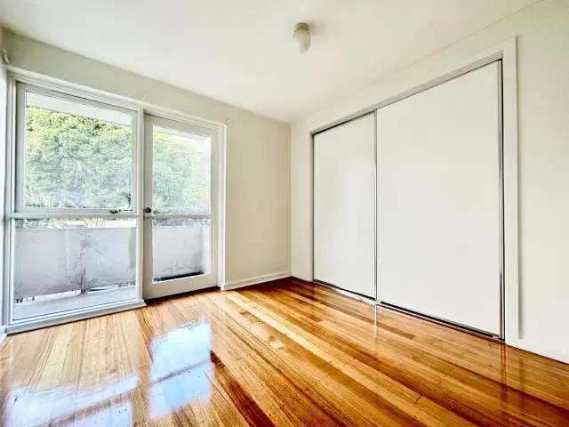 2Bedrooms, 1Bathrooms