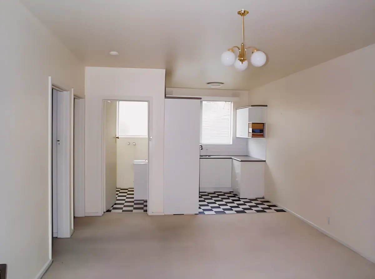 2 Rooms view 1