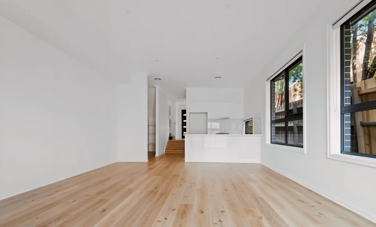 3 Rooms view 1