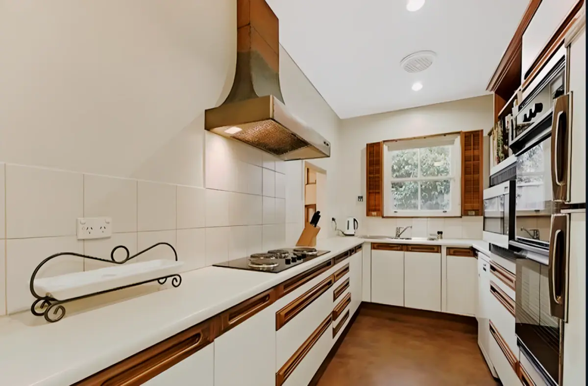 4 Bed, 2 Bath