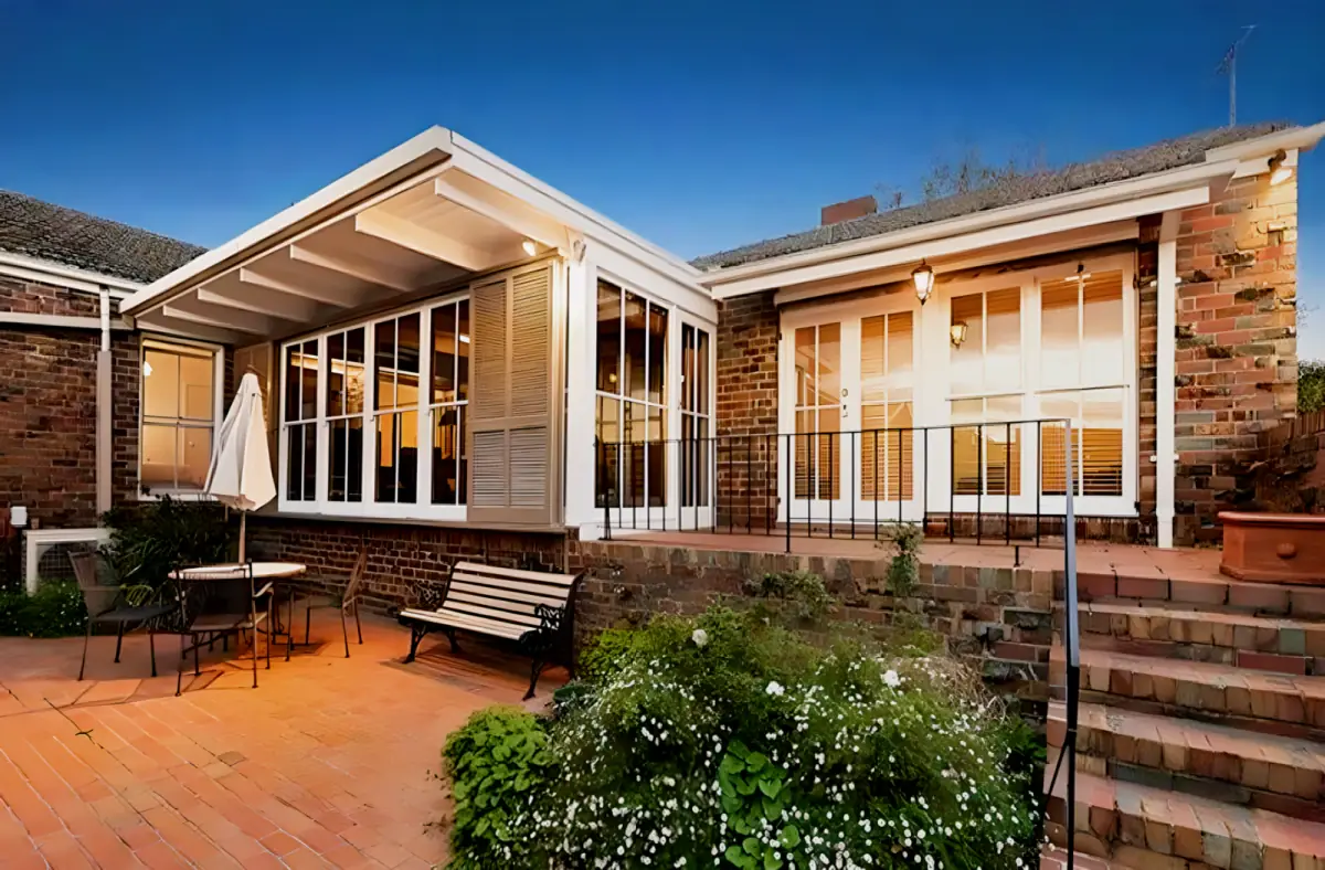 4 Bed, 2 Bath