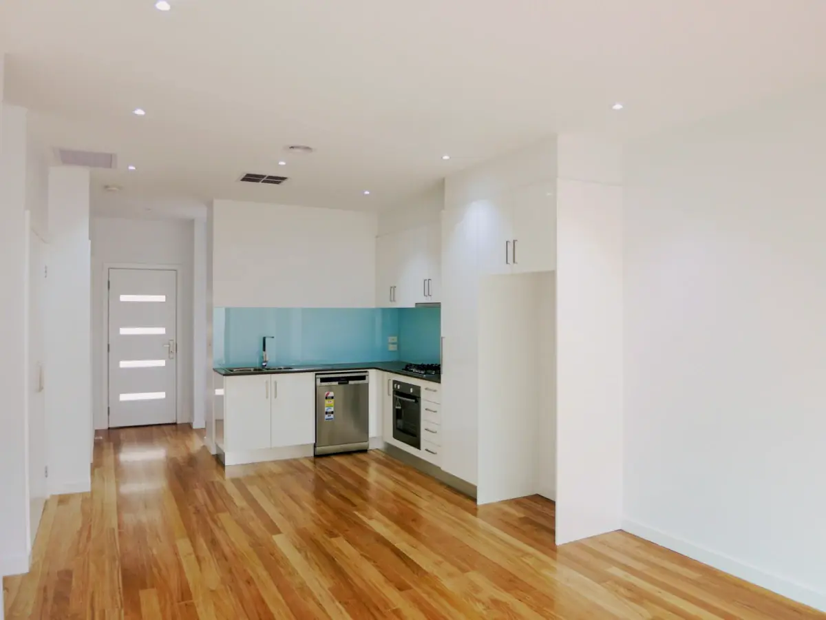 2 Rooms view 1